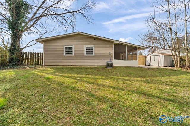 4802 Cottonwood Drive NW, Huntsville, AL 35810