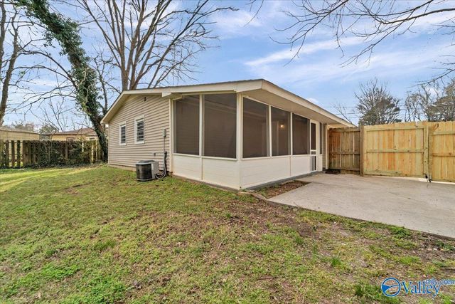 4802 Cottonwood Drive NW, Huntsville, AL 35810