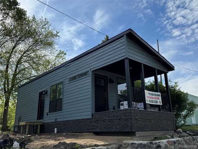 27 Sunset Lane, Fenton Charter Township, MI 48430