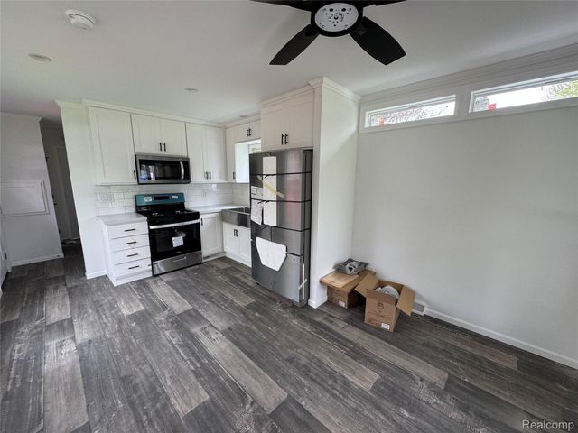 27 Sunset Lane, Fenton Charter Township, MI 48430