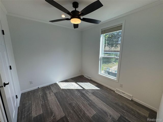 27 Sunset Lane, Fenton Charter Township, MI 48430