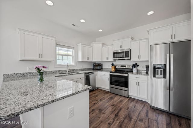 1010 Bluewater Boulevard, New Bern, NC 28562