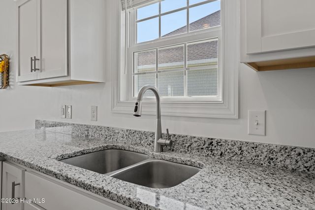 1010 Bluewater Boulevard, New Bern, NC 28562