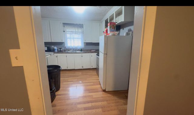 2930 Greenview Drive, Jackson, MS 39212