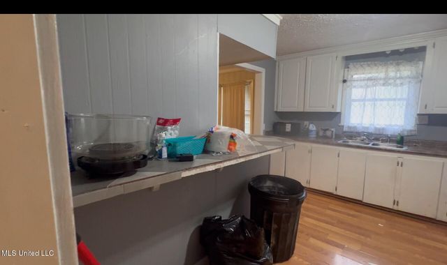 2930 Greenview Drive, Jackson, MS 39212