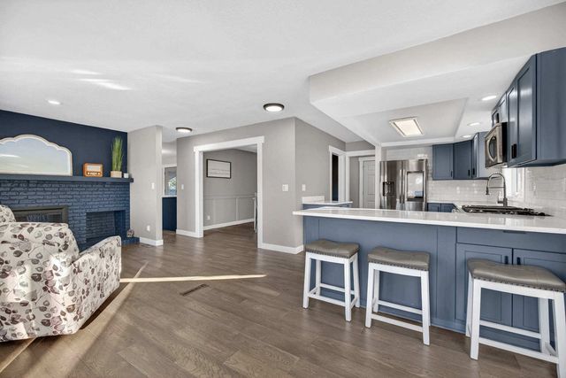 11700 61st Avenue, Blue Grass, IA 52726