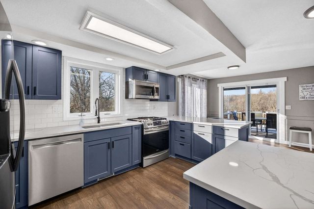 11700 61st Avenue, Blue Grass, IA 52726