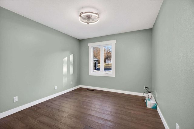 11700 61st Avenue, Blue Grass, IA 52726