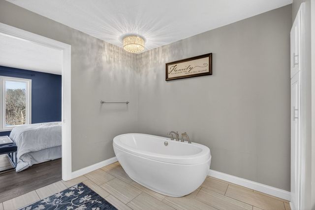 11700 61st Avenue, Blue Grass, IA 52726