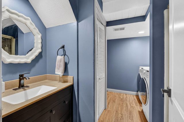 11700 61st Avenue, Blue Grass, IA 52726