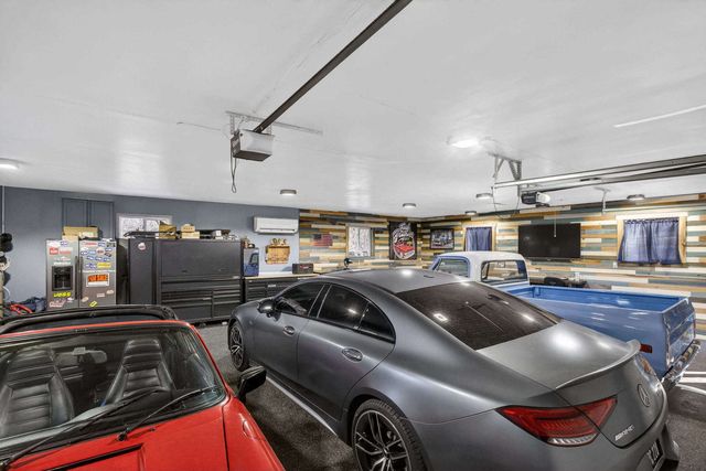 11700 61st Avenue, Blue Grass, IA 52726