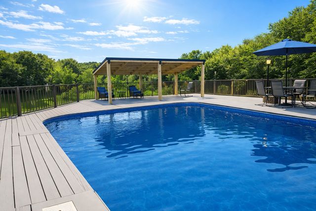 11700 61st Avenue, Blue Grass, IA 52726