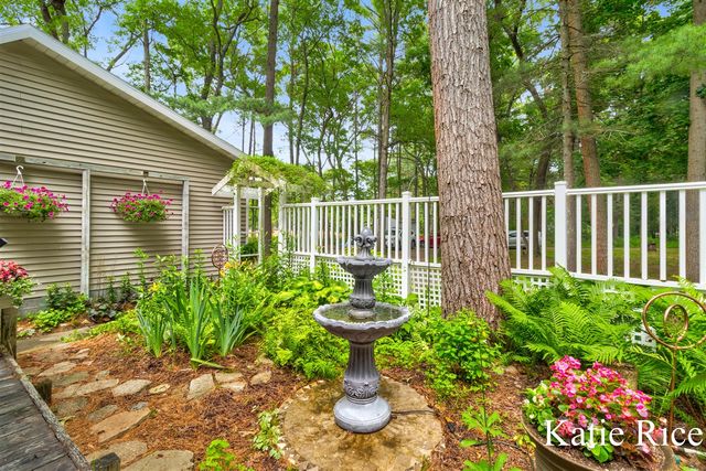 7565 Durham Road, Whitehall, MI 49461
