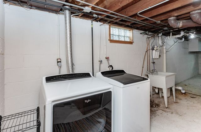 1829 Locust Street, West Des Moines, IA 50265