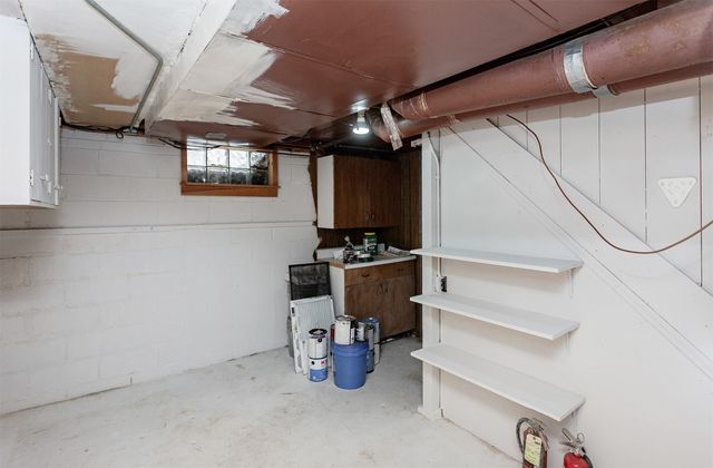 1829 Locust Street, West Des Moines, IA 50265