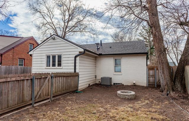 1829 Locust Street, West Des Moines, IA 50265