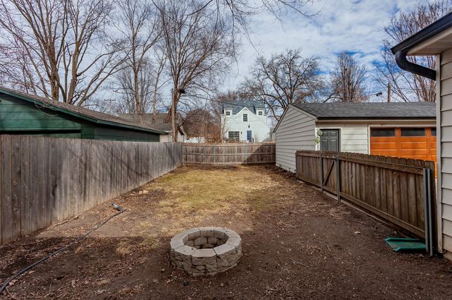 1829 Locust Street, West Des Moines, IA 50265