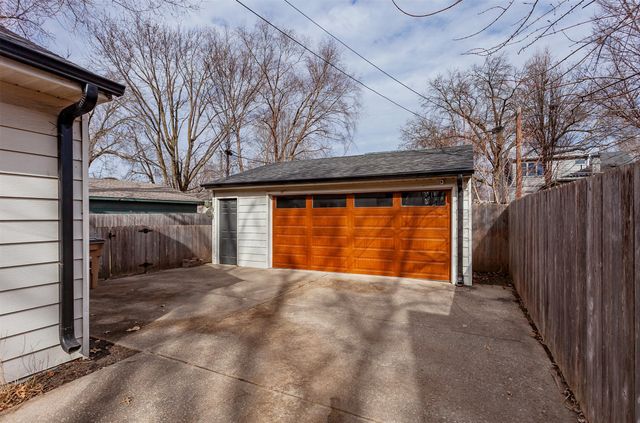 1829 Locust Street, West Des Moines, IA 50265