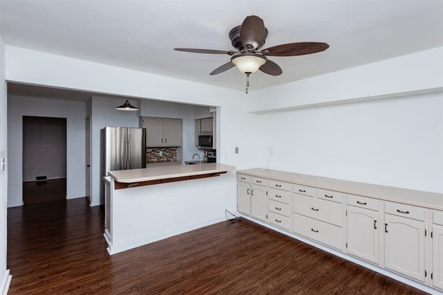 1829 Locust Street, West Des Moines, IA 50265