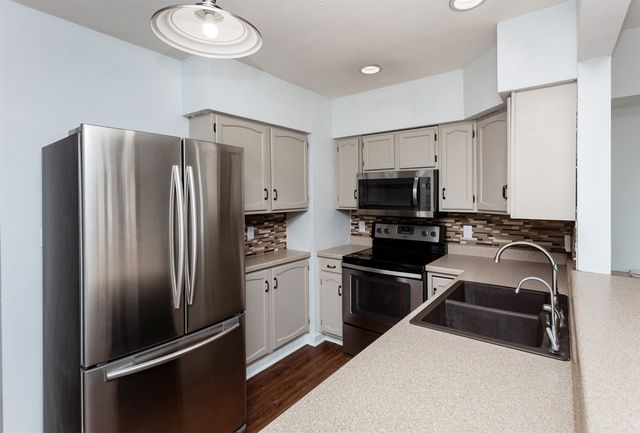 1829 Locust Street, West Des Moines, IA 50265