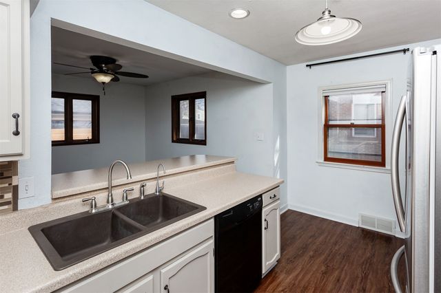 1829 Locust Street, West Des Moines, IA 50265