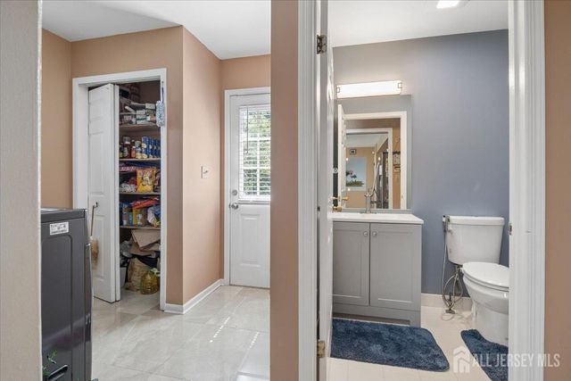8 Piluso Way, Piscataway, NJ 08854