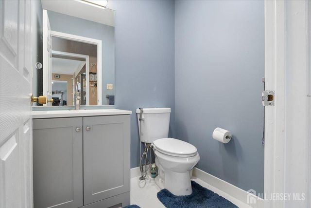8 Piluso Way, Piscataway, NJ 08854