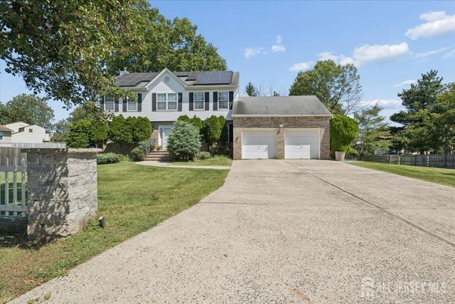 8 Piluso Way, Piscataway, NJ 08854