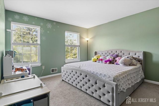 8 Piluso Way, Piscataway, NJ 08854