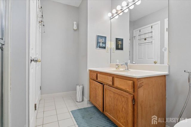 8 Piluso Way, Piscataway, NJ 08854