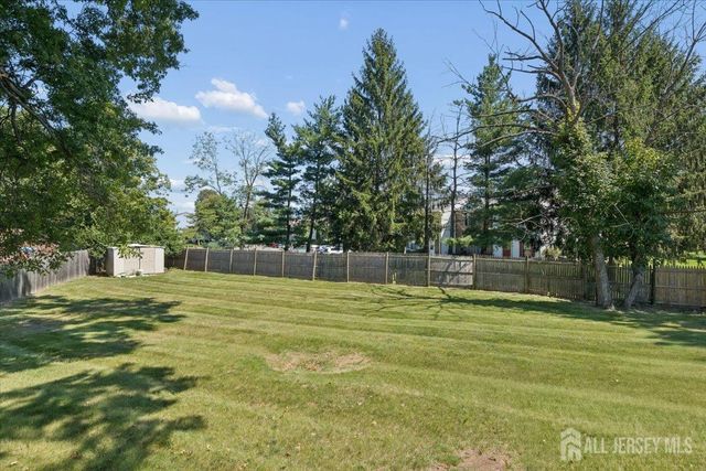 8 Piluso Way, Piscataway, NJ 08854