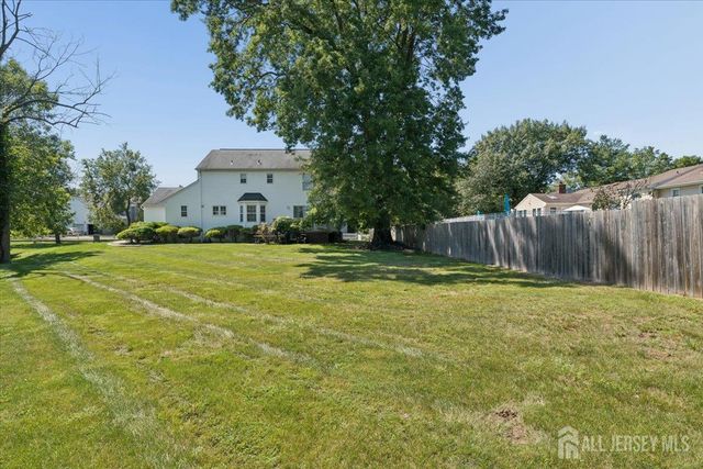 8 Piluso Way, Piscataway, NJ 08854