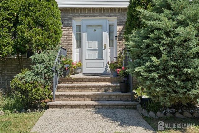 8 Piluso Way, Piscataway, NJ 08854