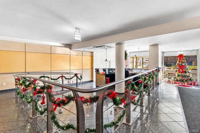 6125 98th Street 9F, Rego Park, NY 11374