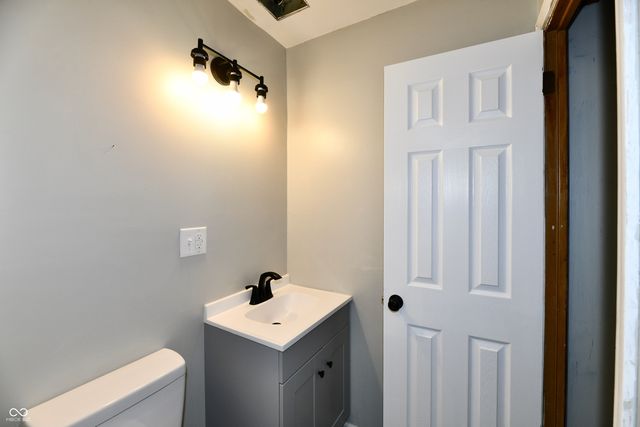 3550 Eisenhower Drive, Indianapolis, IN 46224