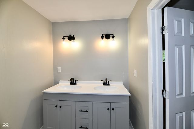 3550 Eisenhower Drive, Indianapolis, IN 46224