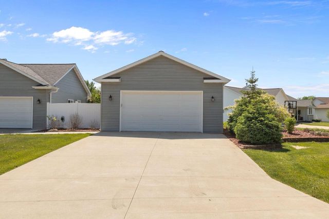 N1723 CHESAPEAKE COURT, Greenville, WI 54942