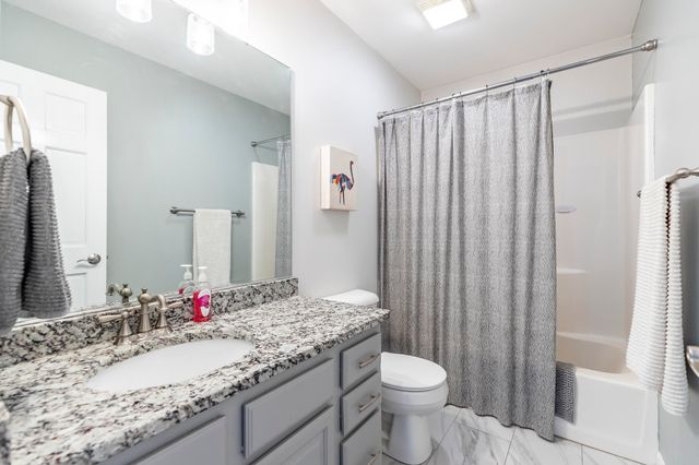 17 Browning Lane, Valparaiso, IN 46383