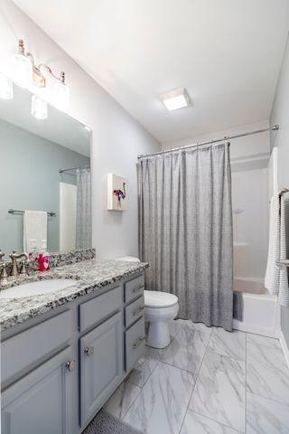 17 Browning Lane, Valparaiso, IN 46383