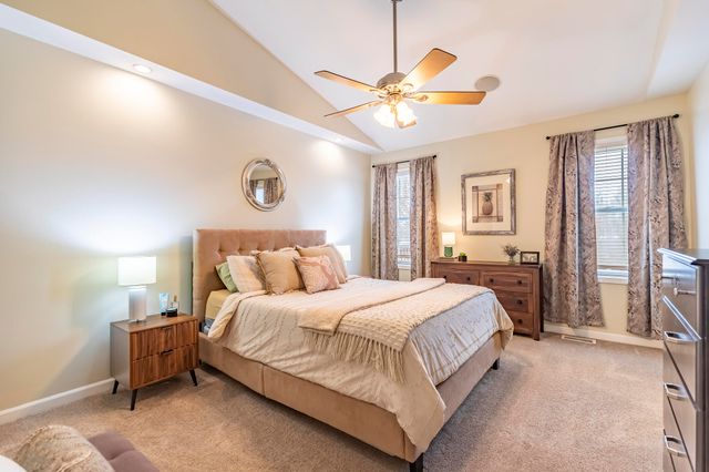 17 Browning Lane, Valparaiso, IN 46383