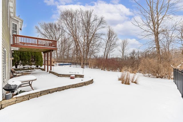 17 Browning Lane, Valparaiso, IN 46383