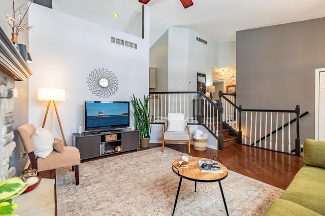 17 Browning Lane, Valparaiso, IN 46383