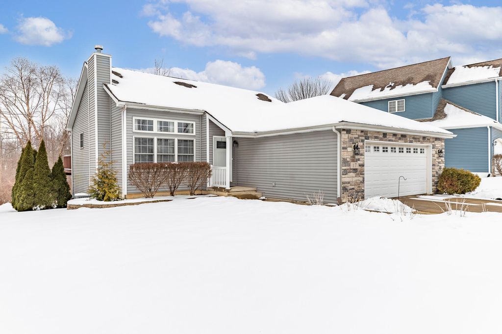 17 Browning Lane, Valparaiso, IN 46383