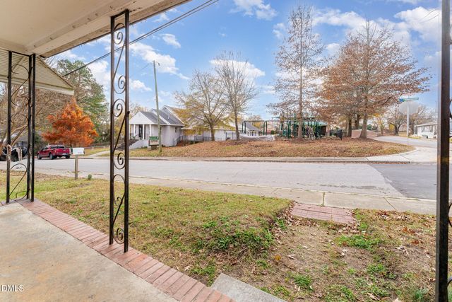 330 E Stallings Street, Clayton, NC 27520