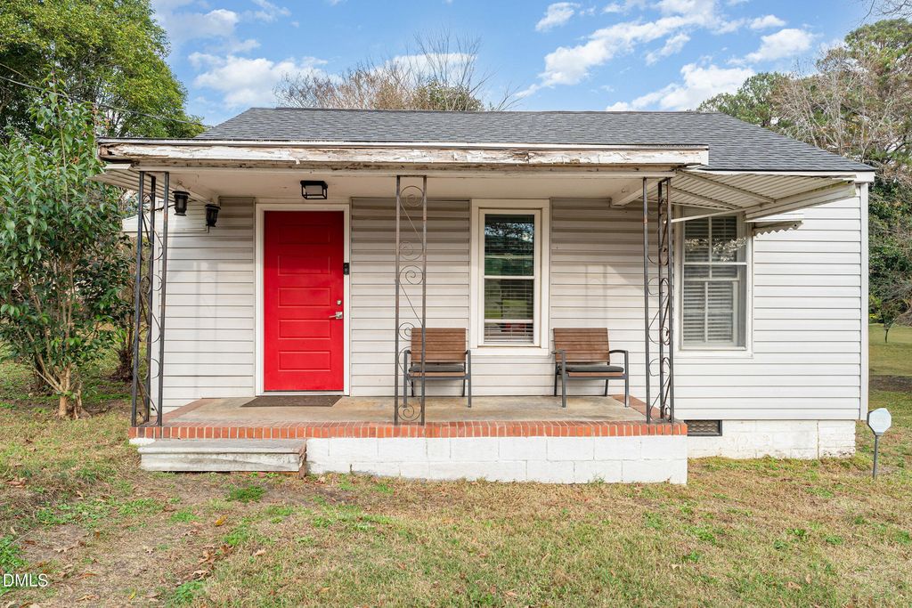 330 E Stallings Street, Clayton, NC 27520