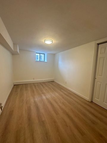 32 Reedsdale Street d, Boston, MA 02134