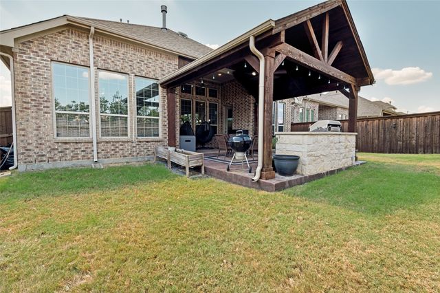 911 Mountain Laurel Drive, Euless, TX 76039