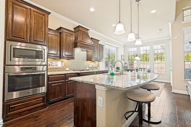 911 Mountain Laurel Drive, Euless, TX 76039