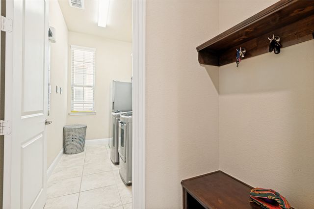 911 Mountain Laurel Drive, Euless, TX 76039