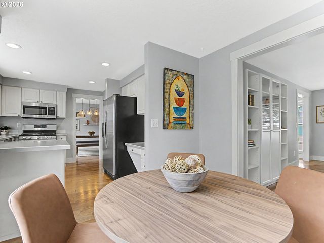 7008 Se STELLA Ct, Hillsboro, OR 97123